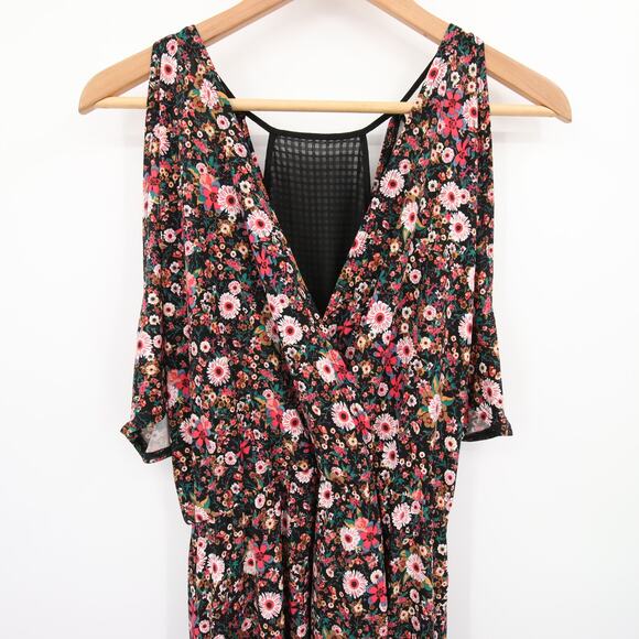 BCBGeneration Dress Black Red Floral Cold Shoulder Dolman Short Sleeve Surplice - Picture 2 of 9